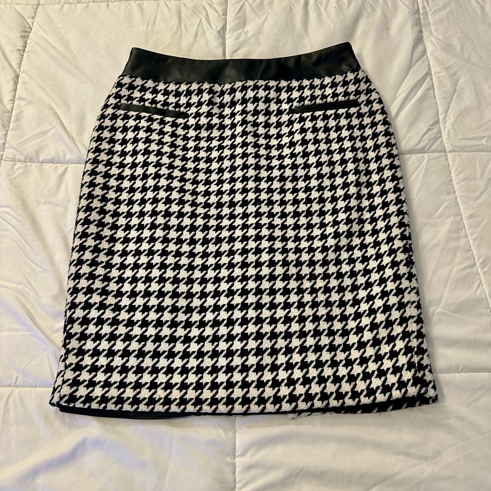 Cynthia Rowley Sz 4 Classic Wool Blend Black & White Houndstooth Pencil Skirt